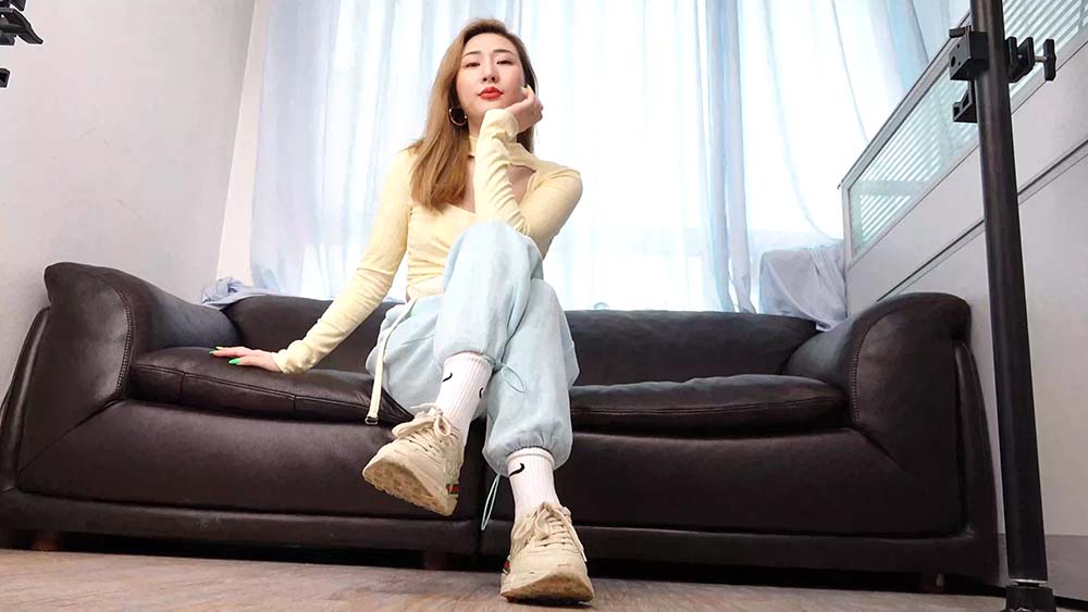 A&F NO.115 气场女王萱萱展示性感大脚 AF-第1张