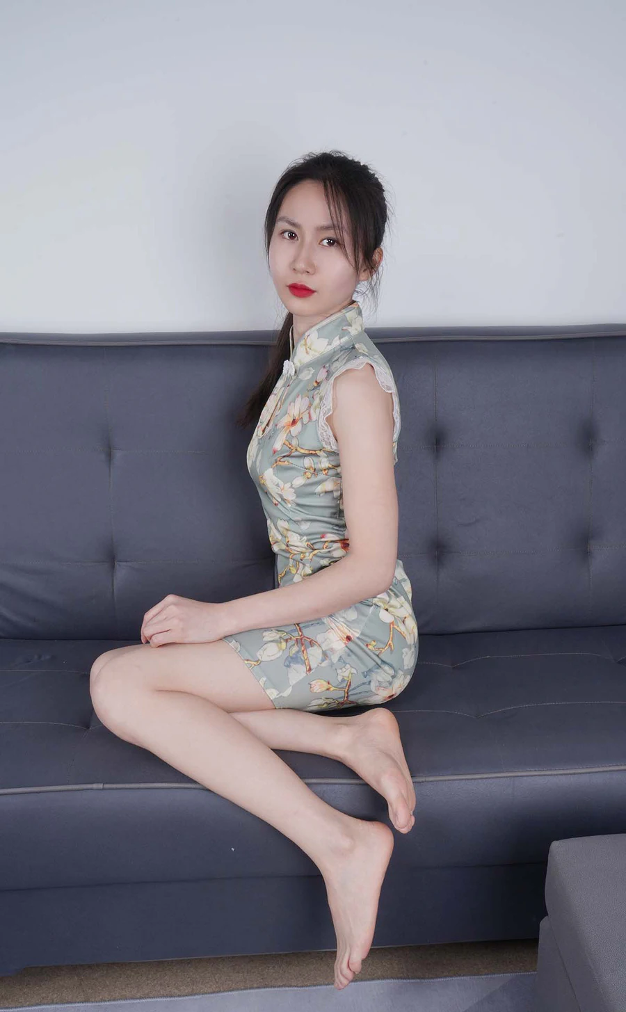 Pary摄影 NO.093 嘉敏穿上旗袍展示37码修长美脚 Pary摄影-第2张