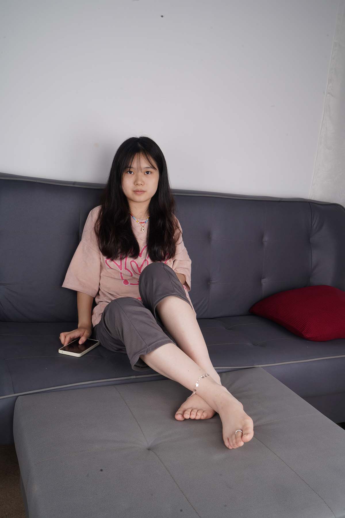 Pary摄影 NO.153 新模小美女炜玲展示36码超白小脚 Pary摄影-第1张