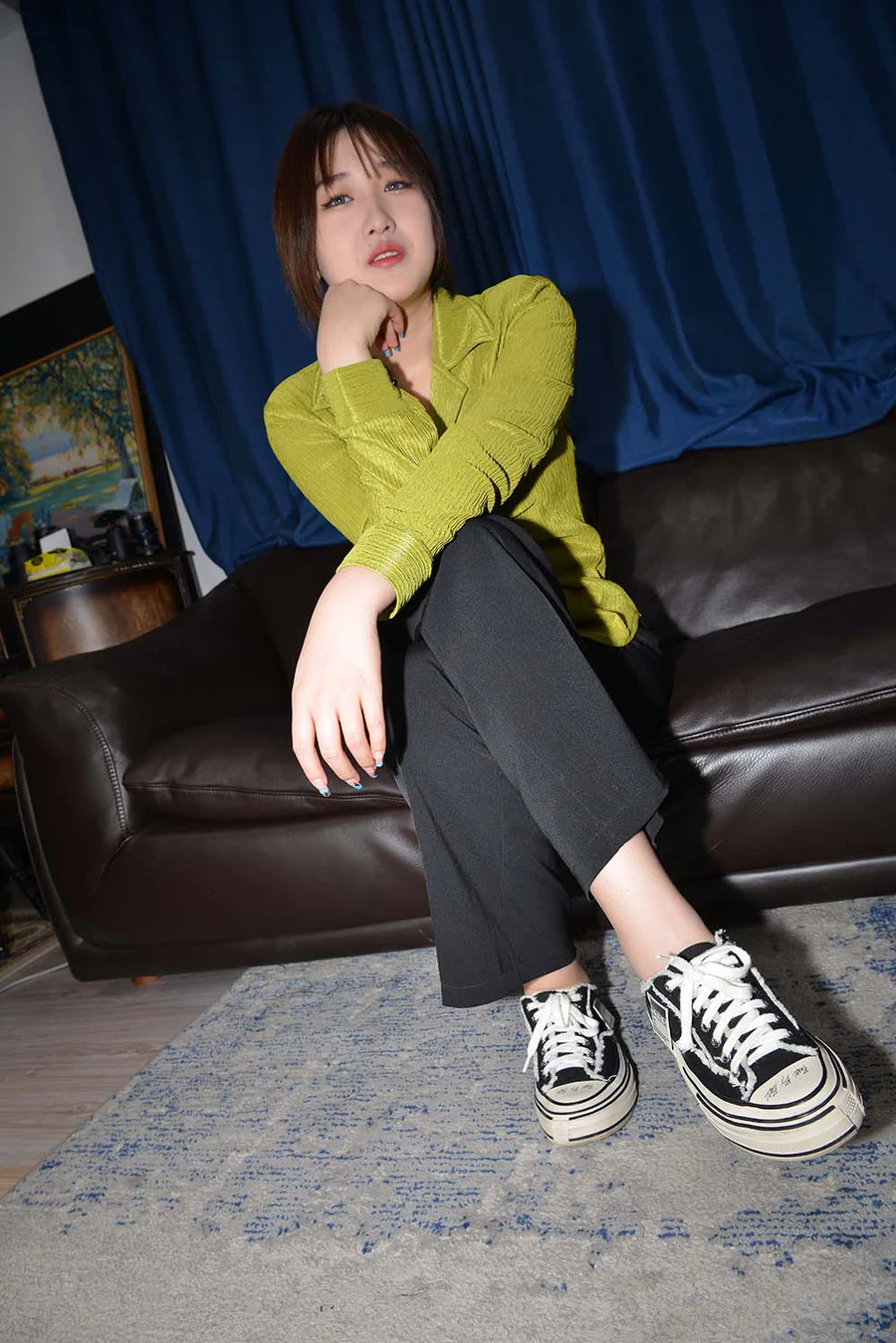 [Sexy Asian Girls Feet]NO.002 QIQI的性感的40码裸足大脚丫 Sexy Asian Girls Feet-第1张