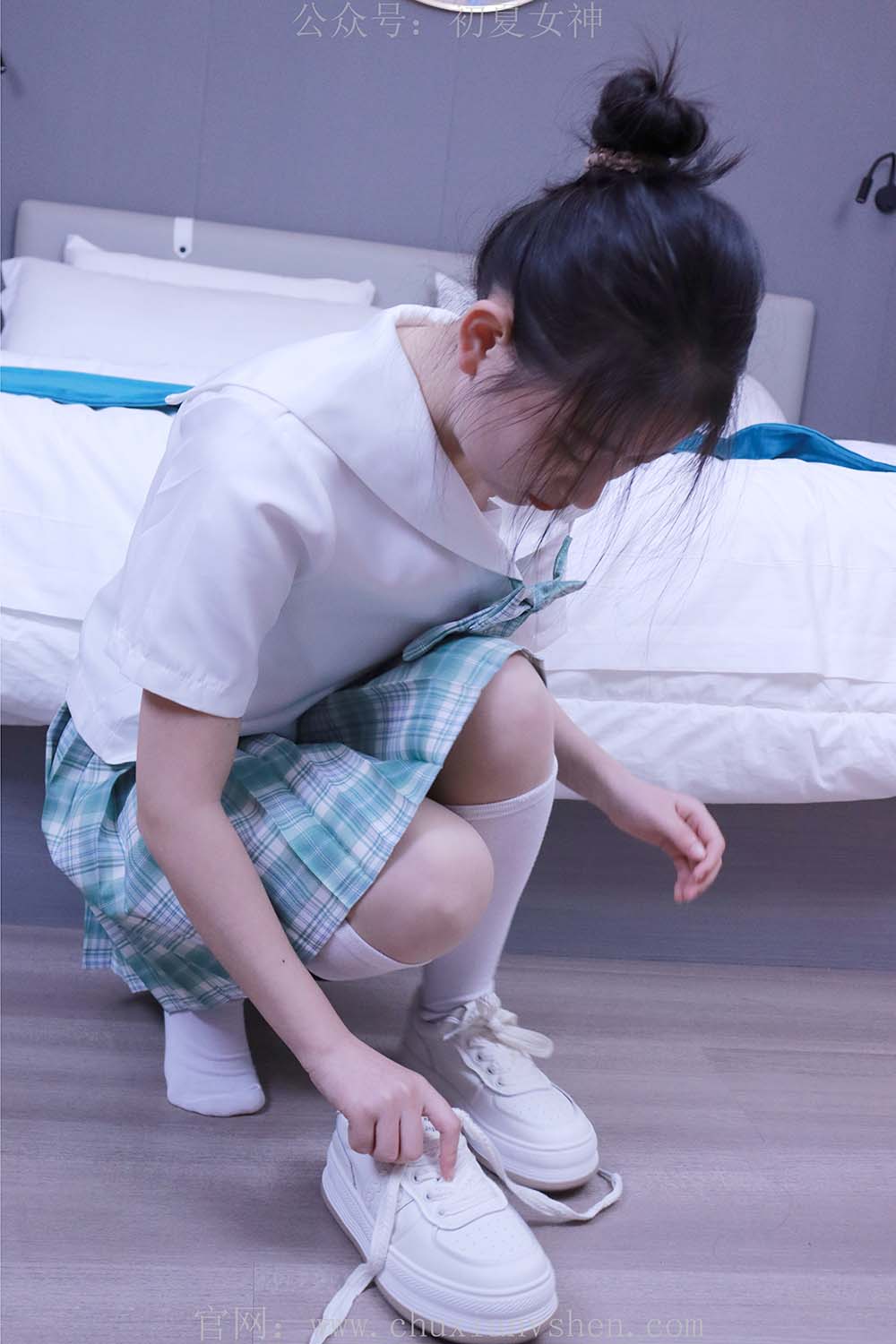初夏女神 NO.013 念念 常规S码绿色JK套搭配小白鞋 CXNS初夏女神-第2张