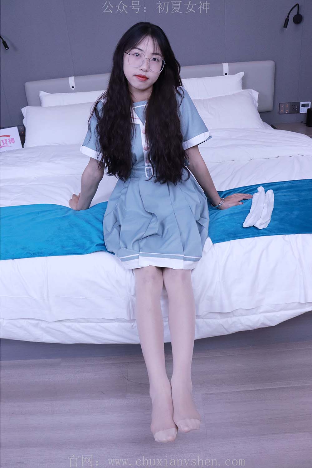 初夏女神 NO.008 雪糕 浅蓝色JK裙搭配小白鞋 CXNS初夏女神-第1张