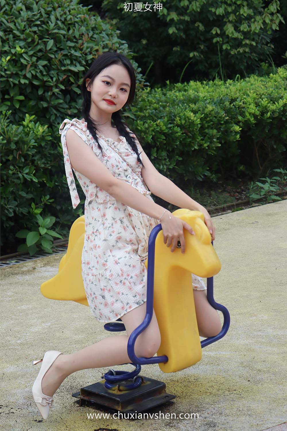 初夏女神 NO.050 双双 公园游玩 CXNS初夏女神-第1张