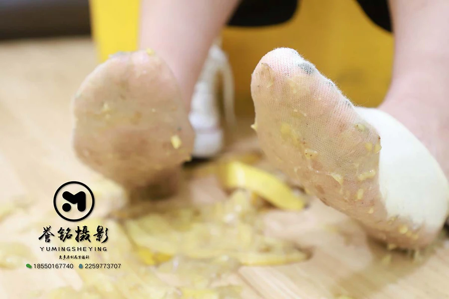 [誉铭传媒]袜足摄影 2019年《2019.07.07定制作品》 YMCM誉铭传媒-第2张