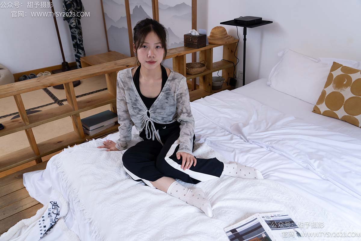 甜予摄影 NO.046 双双-板鞋、白棉袜、裸足 TYSY甜予摄影-第2张