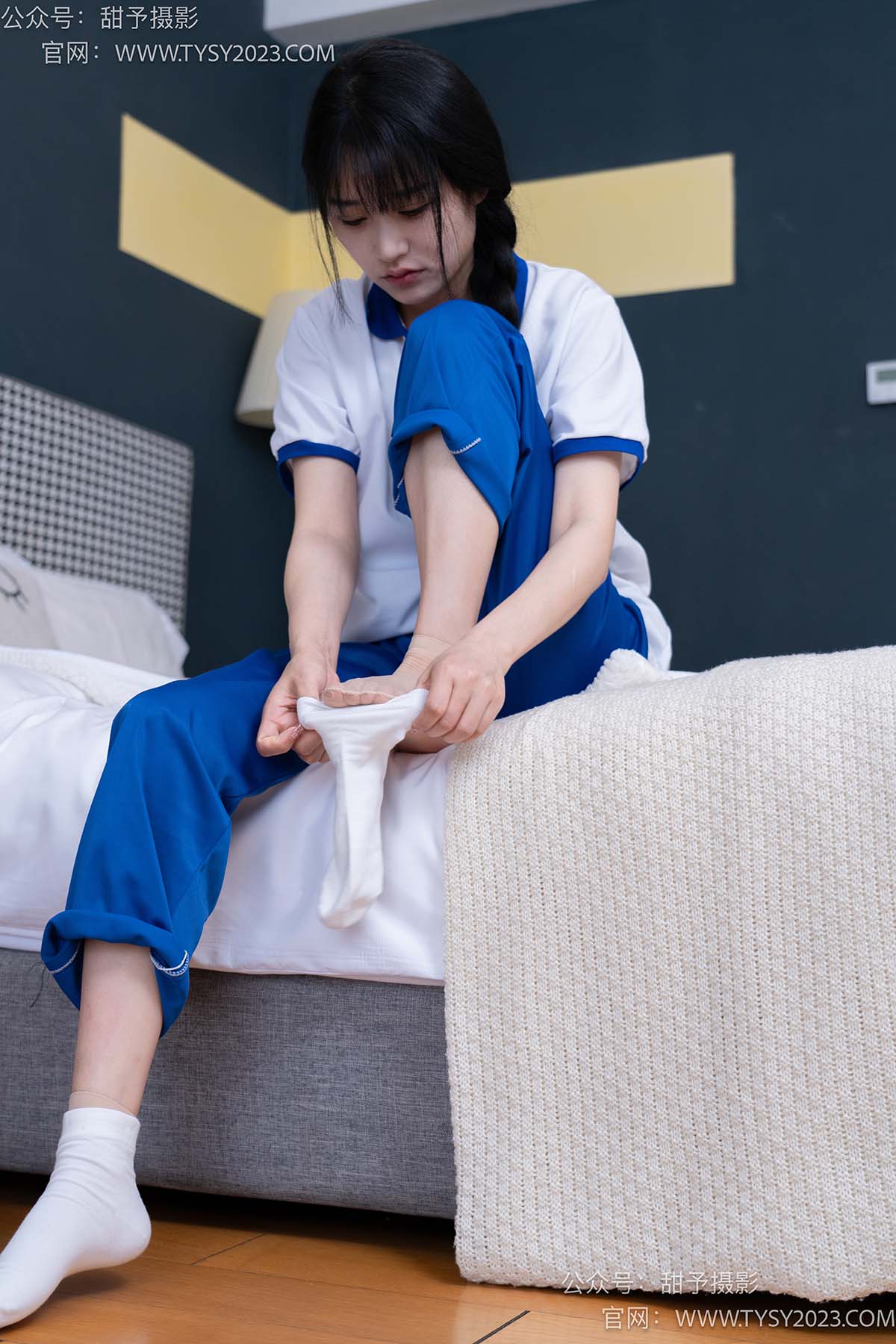 甜予摄影 NO.091 澜澜-校服、白布鞋、板鞋、白棉袜、短肉丝、裸足 TYSY甜予摄影-第1张
