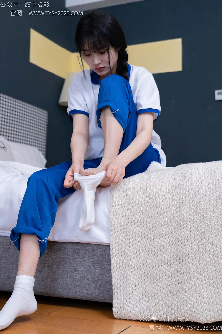 甜予摄影 NO.091 澜澜-校服、白布鞋、板鞋、白棉袜、短肉丝、裸足 TYSY甜予摄影-第1张