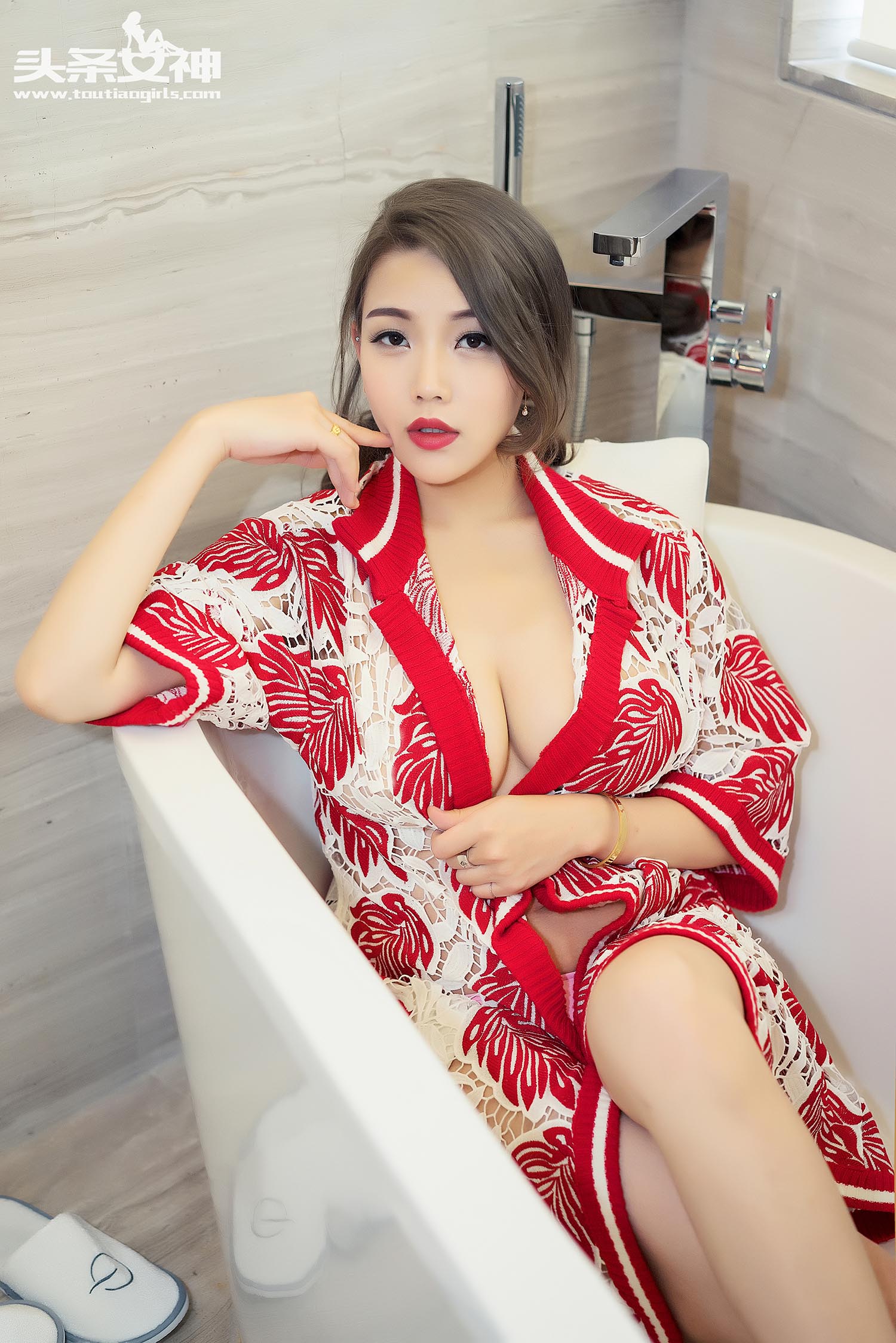 [TouTiao头条女神]2016.06.12 巨乳女帝 阳阳 TouTiao头条女神-第2张