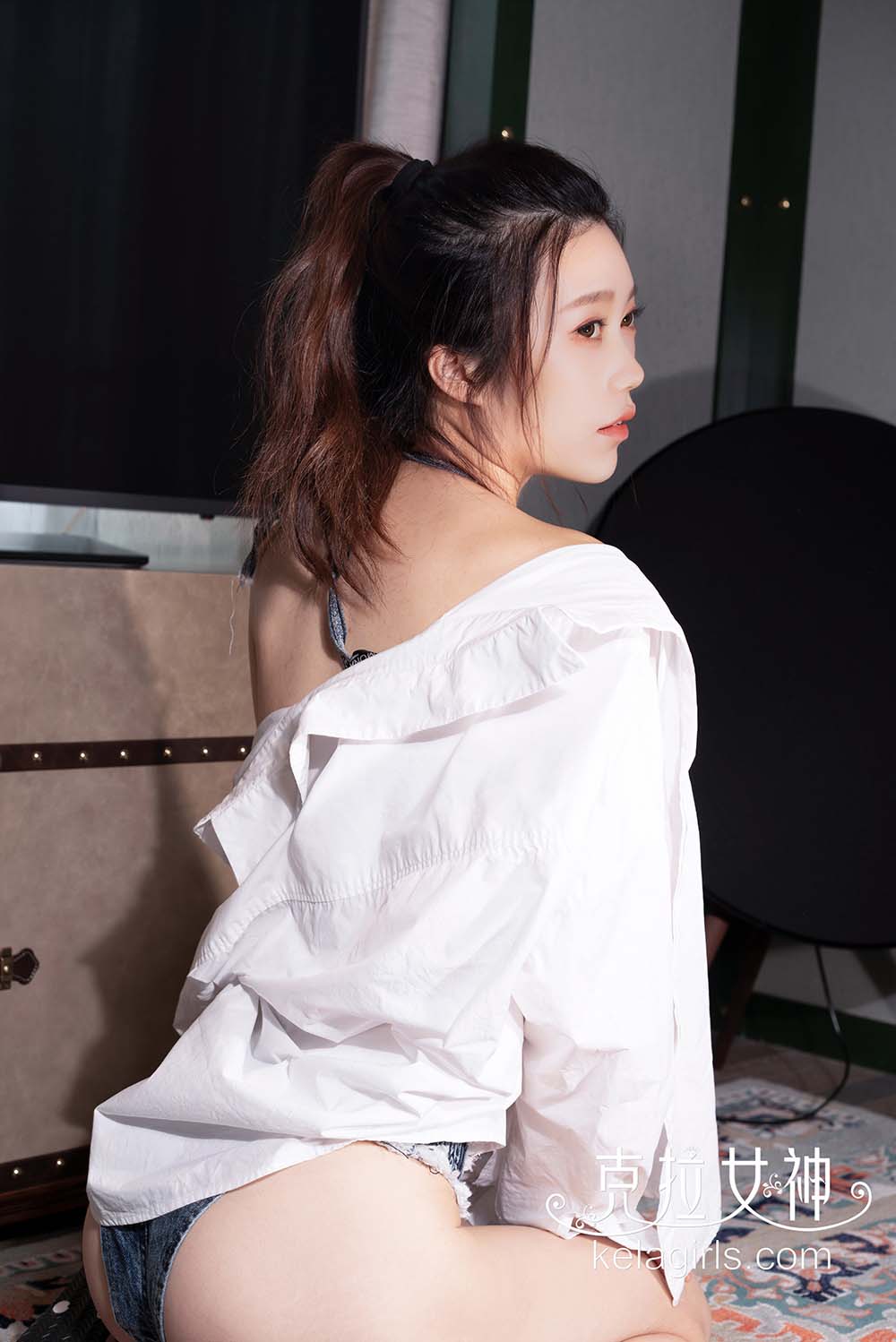 [kelagirls克拉女神]2019.04.07《情迷人字拖》西景 KelaGirls克拉女神-第1张