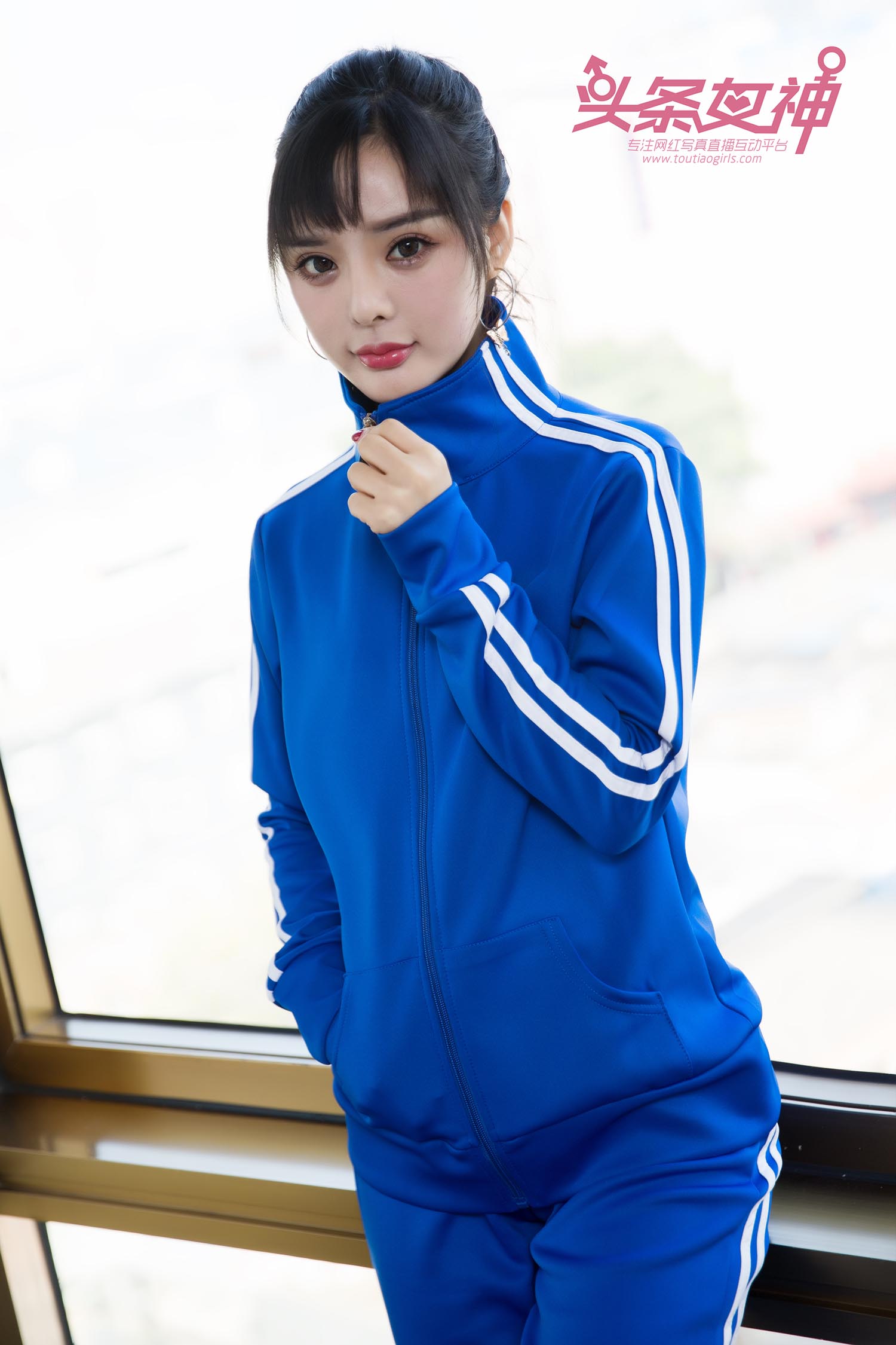 [TouTiao头条女神]2017.11.26 周熙妍 期中考试 TouTiao头条女神-第1张