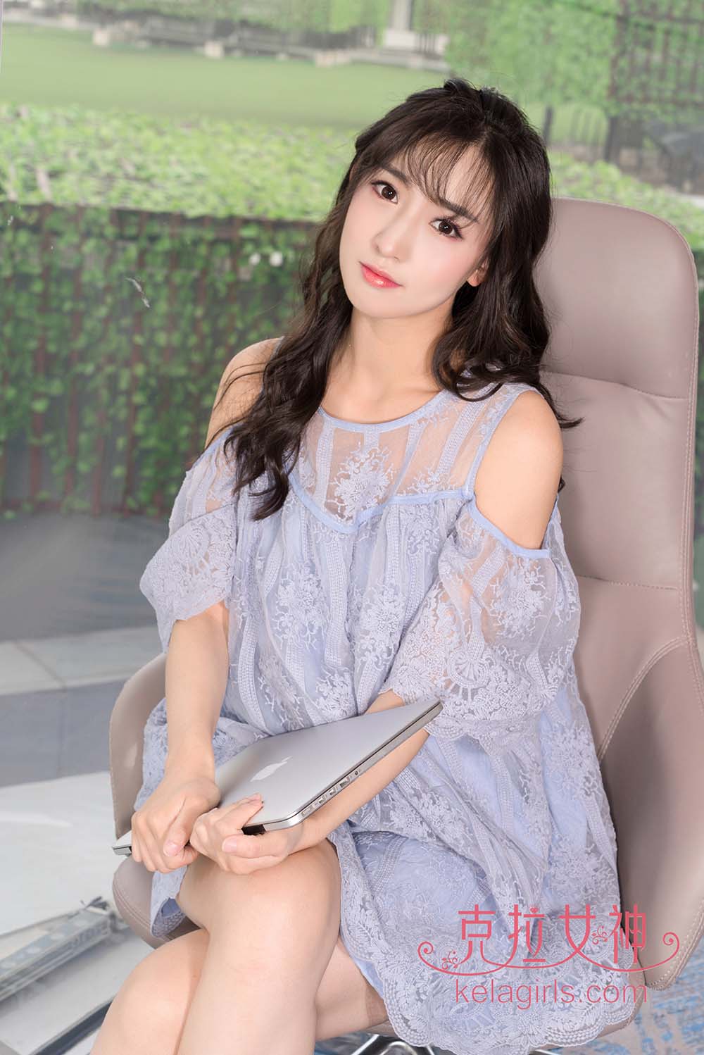 [Kelagirls克拉女神]2020.04.29《学姐挑鞋》姜璐 KelaGirls克拉女神-第1张