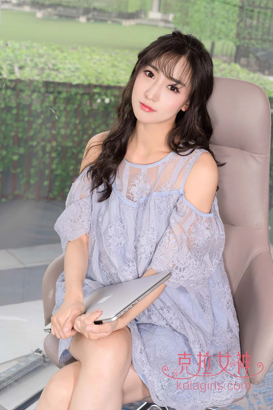 [Kelagirls克拉女神]2020.04.29《学姐挑鞋》姜璐 KelaGirls克拉女神-第1张