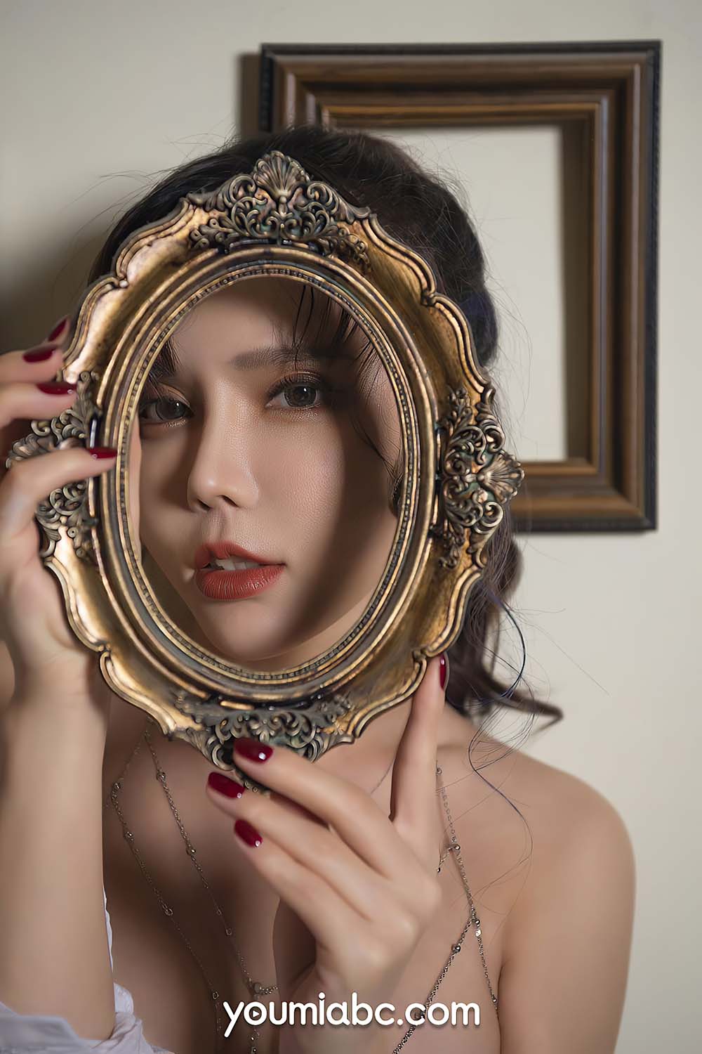 [YouMi尤蜜]2021.08.23 深夜画廊 艾小青 YouMei尤美-第1张