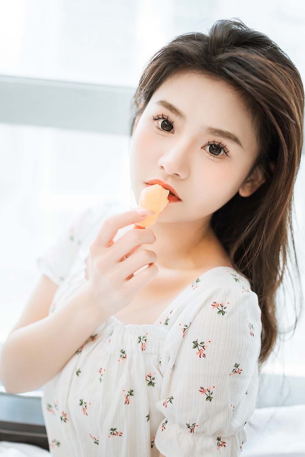 [YALAYI雅拉伊]2023.05.05 NO.1028 请你吃瓜 若婷 YALAYI雅拉伊-第2张