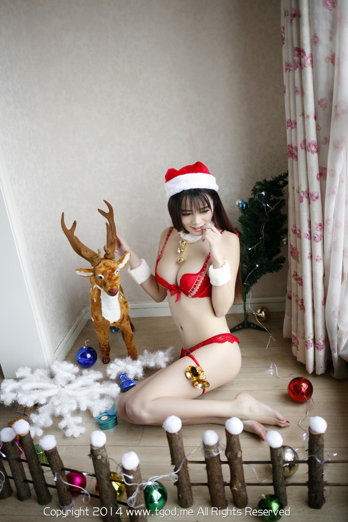 [TGOD推女神]2014.12.24 爆美圣诞女郎专辑 孔一红最美校花 TGOD推女神-第2张