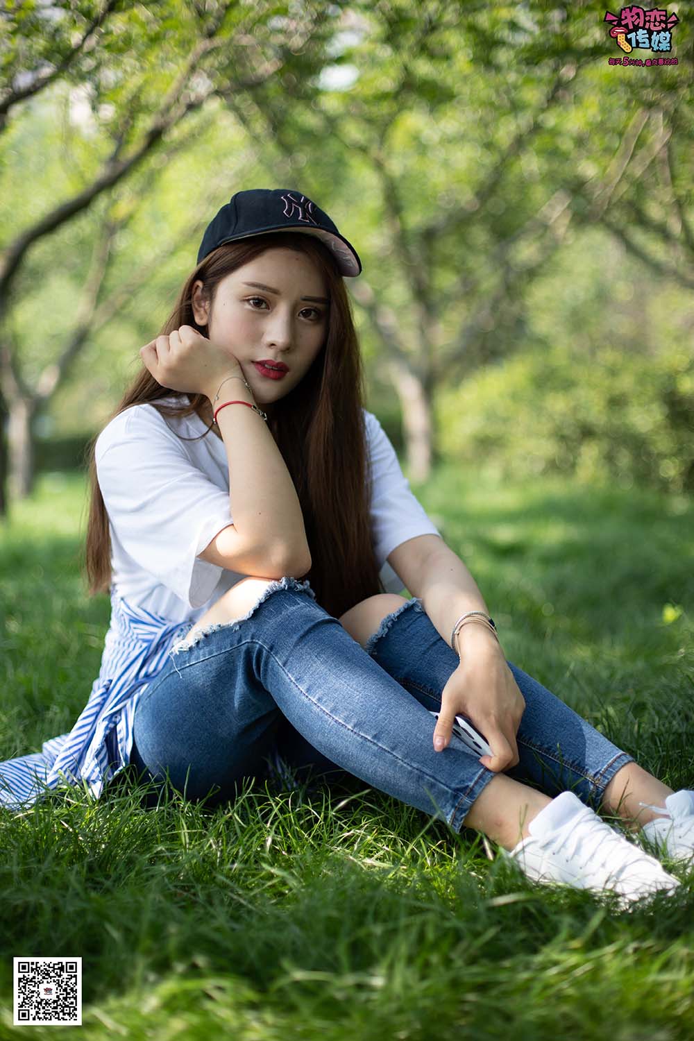 物恋传媒 NO.027 棒球帽白色板鞋藏棉袜,清纯运动美少女,今日份的网红小姐姐请收下 WLCM物恋传媒-第1张