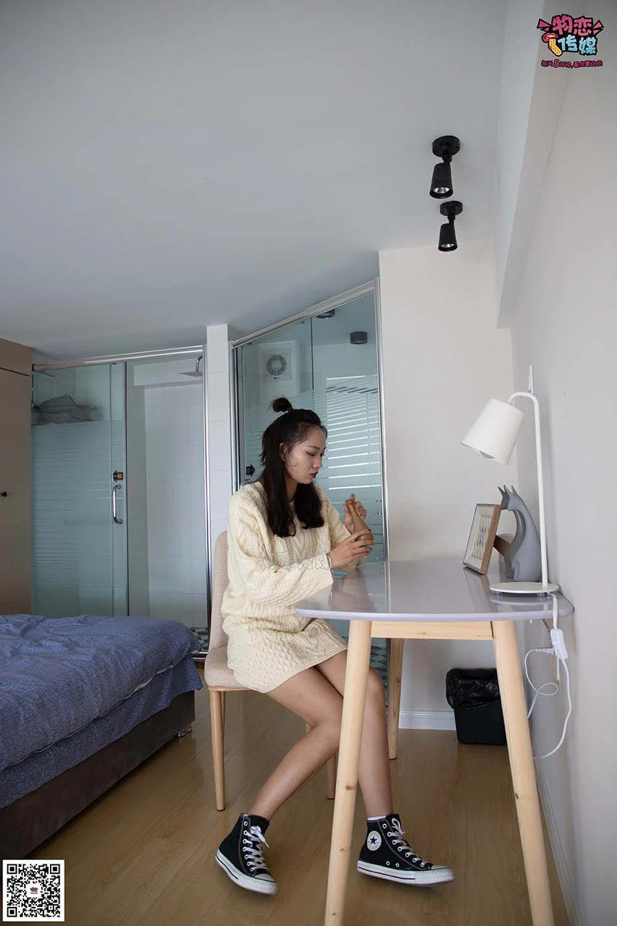物恋传媒 NO.060 匡威,永恒不灭的原创力,配白色棉袜,经典 WLCM物恋传媒-第1张