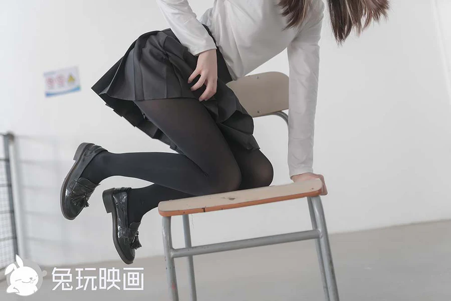 [兔玩映画]C34.004 冬天里的黑袜 TWYH兔玩映画-第1张