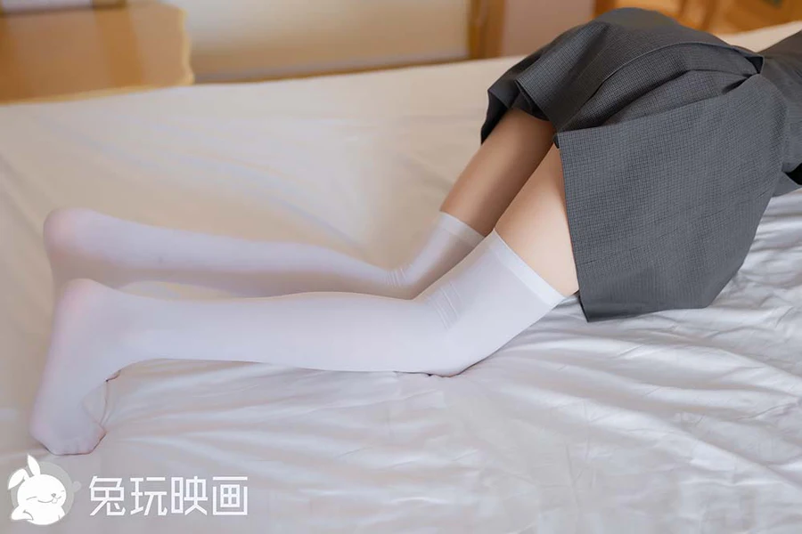 [兔玩映画]C33.008 制服裙白丝 TWYH兔玩映画-第1张