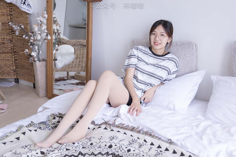 [BoBoSocks袜啵啵]NO.029 小甜豆-平底鞋、厚黑丝、厚肉丝、踩饼干剧情 BoBoSocks袜啵啵-第2张