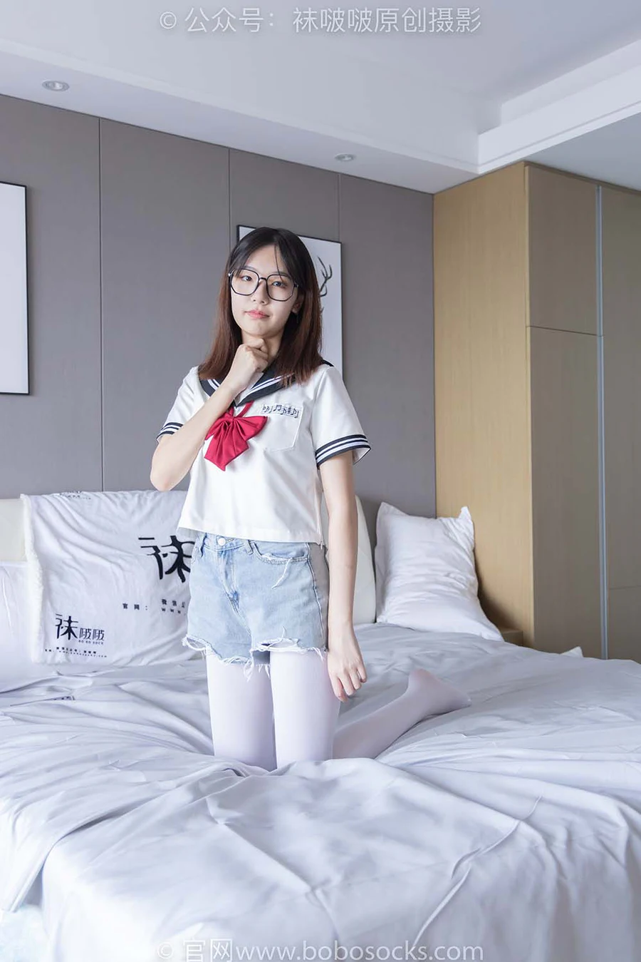 [BoBoSocks袜啵啵]NO.215 小甜豆-三双帆布鞋板鞋、厚白丝、黑丝 BoBoSocks袜啵啵-第1张