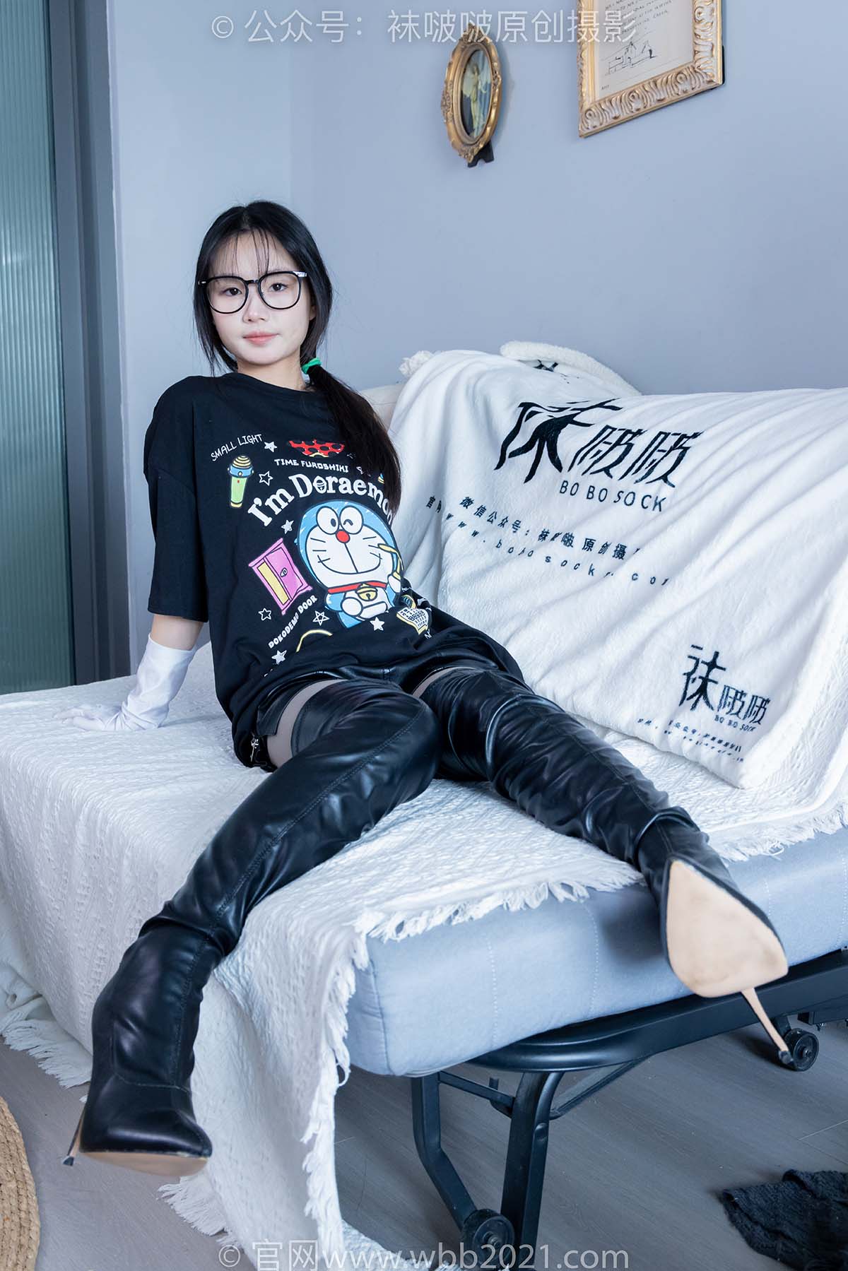 [BoBoSocks袜啵啵]NO.343 甜甜圈-高跟长靴、黑丝打底、肉丝 BoBoSocks袜啵啵-第1张