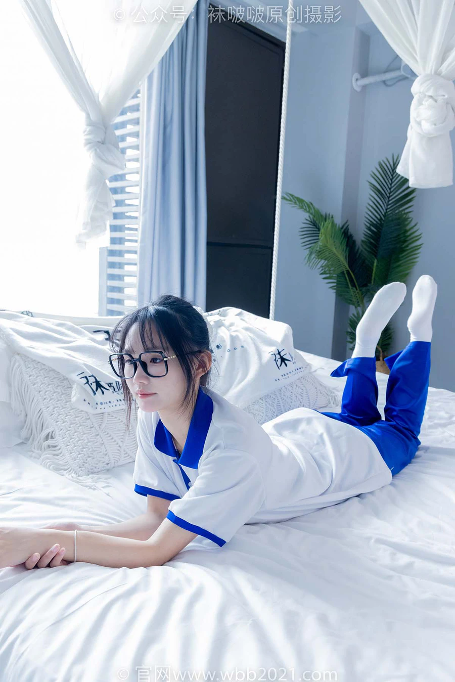 [BoBoSocks袜啵啵]NO.351 甜甜圈-板鞋、白棉袜、肉丝、校服裤里丝 BoBoSocks袜啵啵-第2张