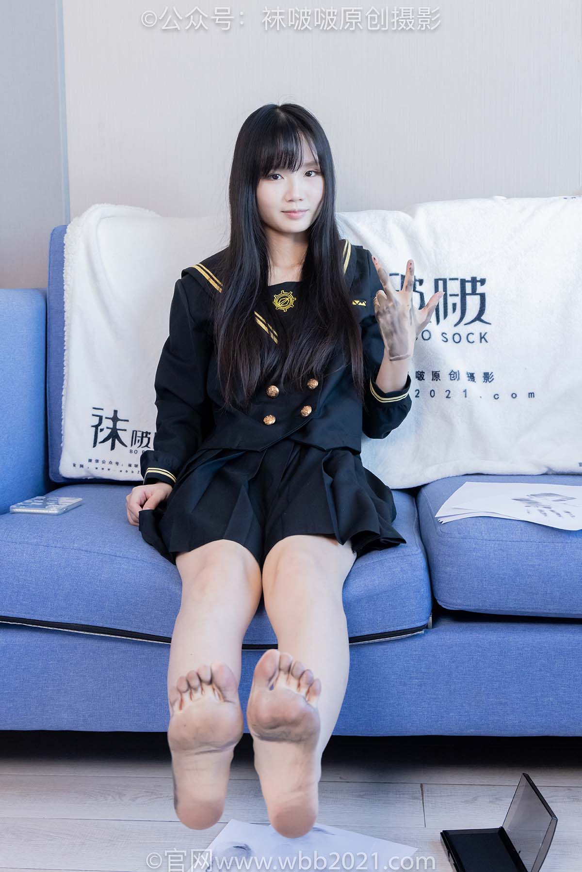 [BoBoSocks袜啵啵]NO.450 甜甜圈 皮鞋、白丝、裸足、裸足印泥踩脚印剧情 BoBoSocks袜啵啵-第2张