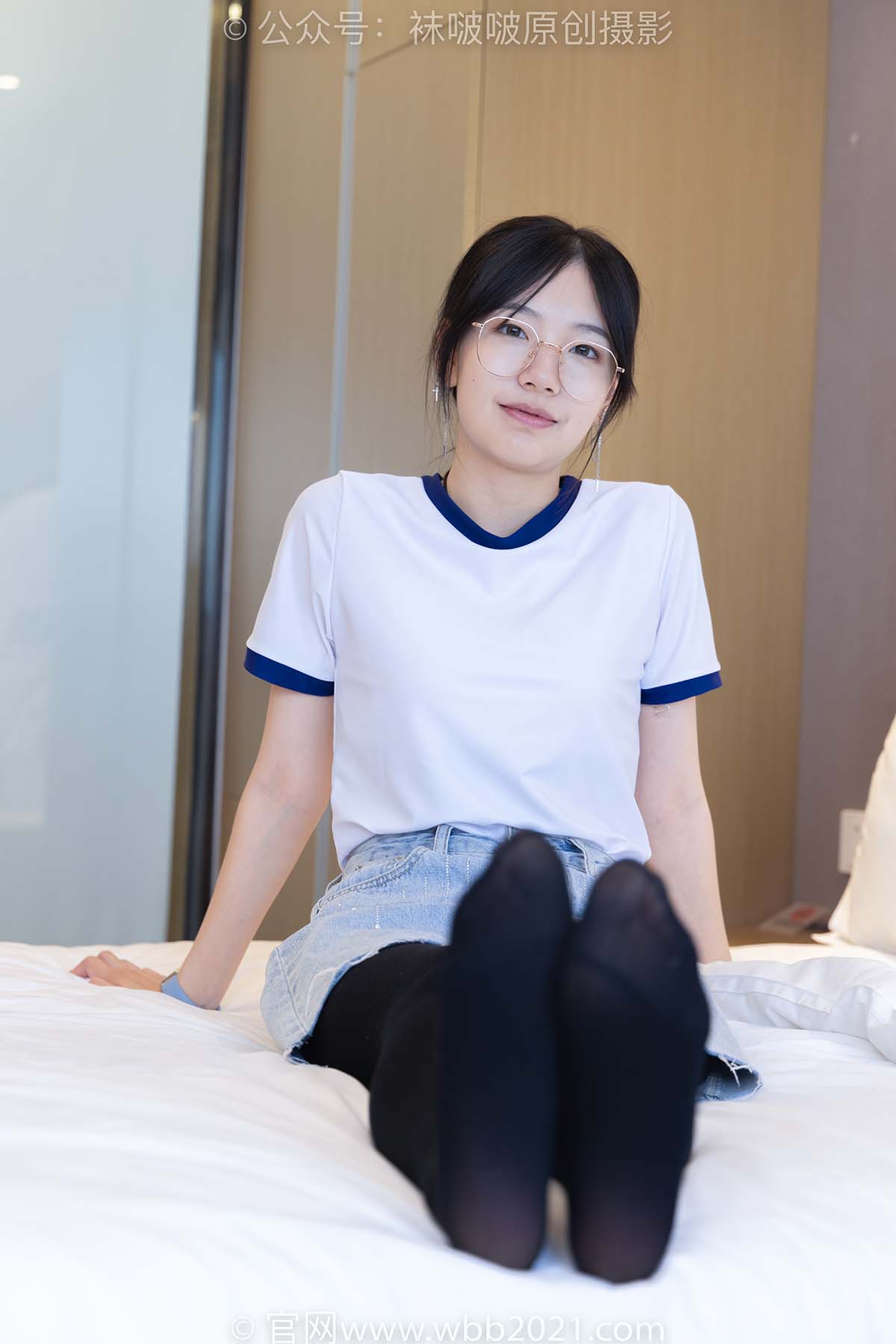 [BoBoSocks袜啵啵]NO.447 小甜豆 平底鞋、厚黑丝、踩方便面、圣女果、橘子、巧克力蛋糕剧情 BoBoSocks袜啵啵-第2张