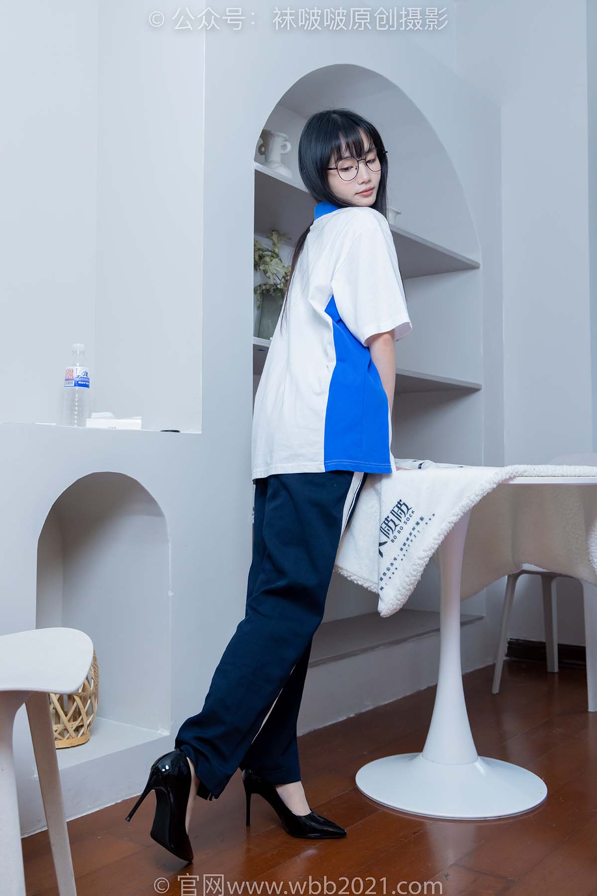 [BoBoSocks袜啵啵]NO.471 甜甜圈-高跟鞋、黑丝、短肉丝、裸足、校服裤里丝 BoBoSocks袜啵啵-第1张
