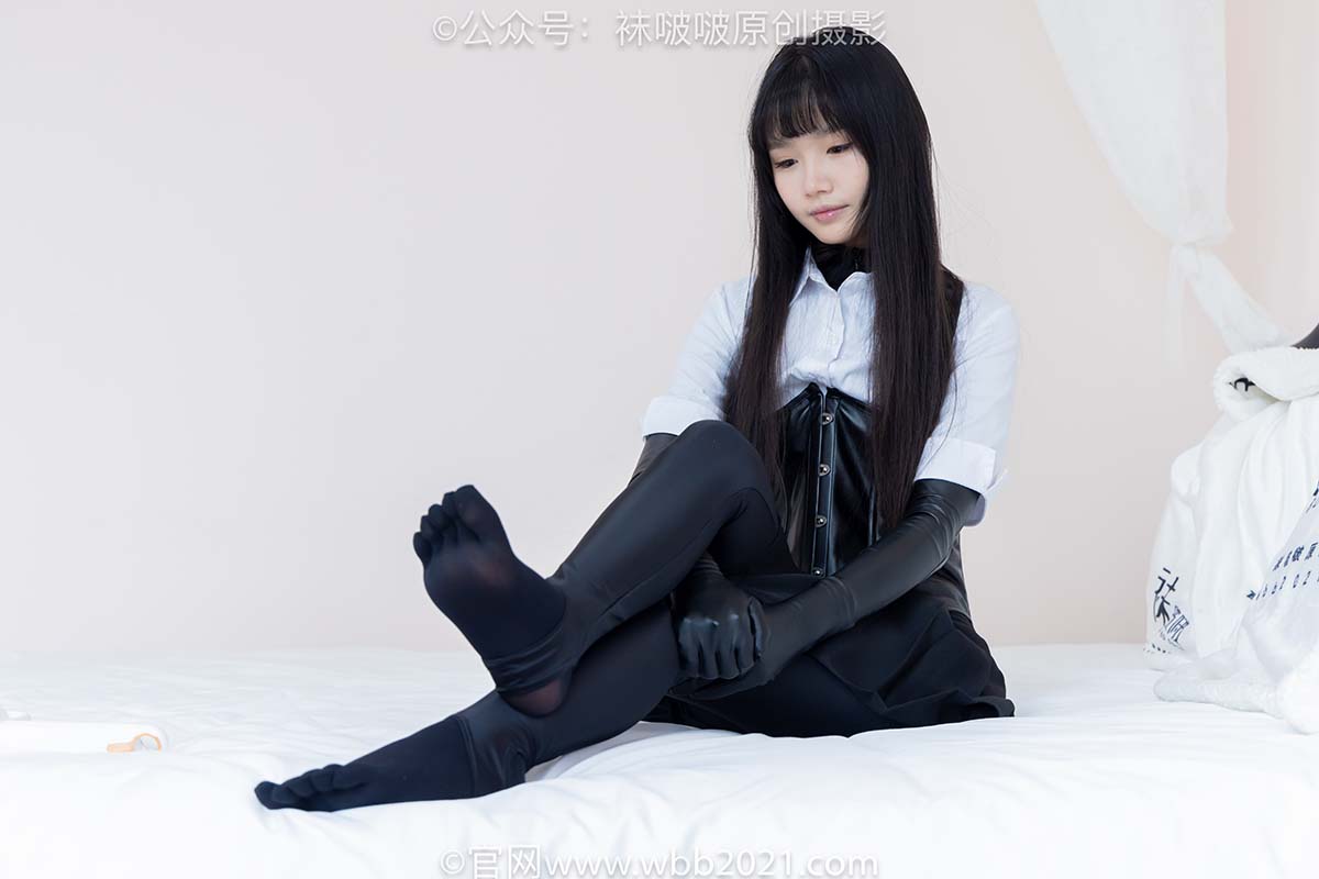 [BoBoSocks袜啵啵]NO.499 甜甜圈-高跟长靴、踩脚裤、厚黑丝五指袜、黑皮手套、裤里丝 BoBoSocks袜啵啵-第2张