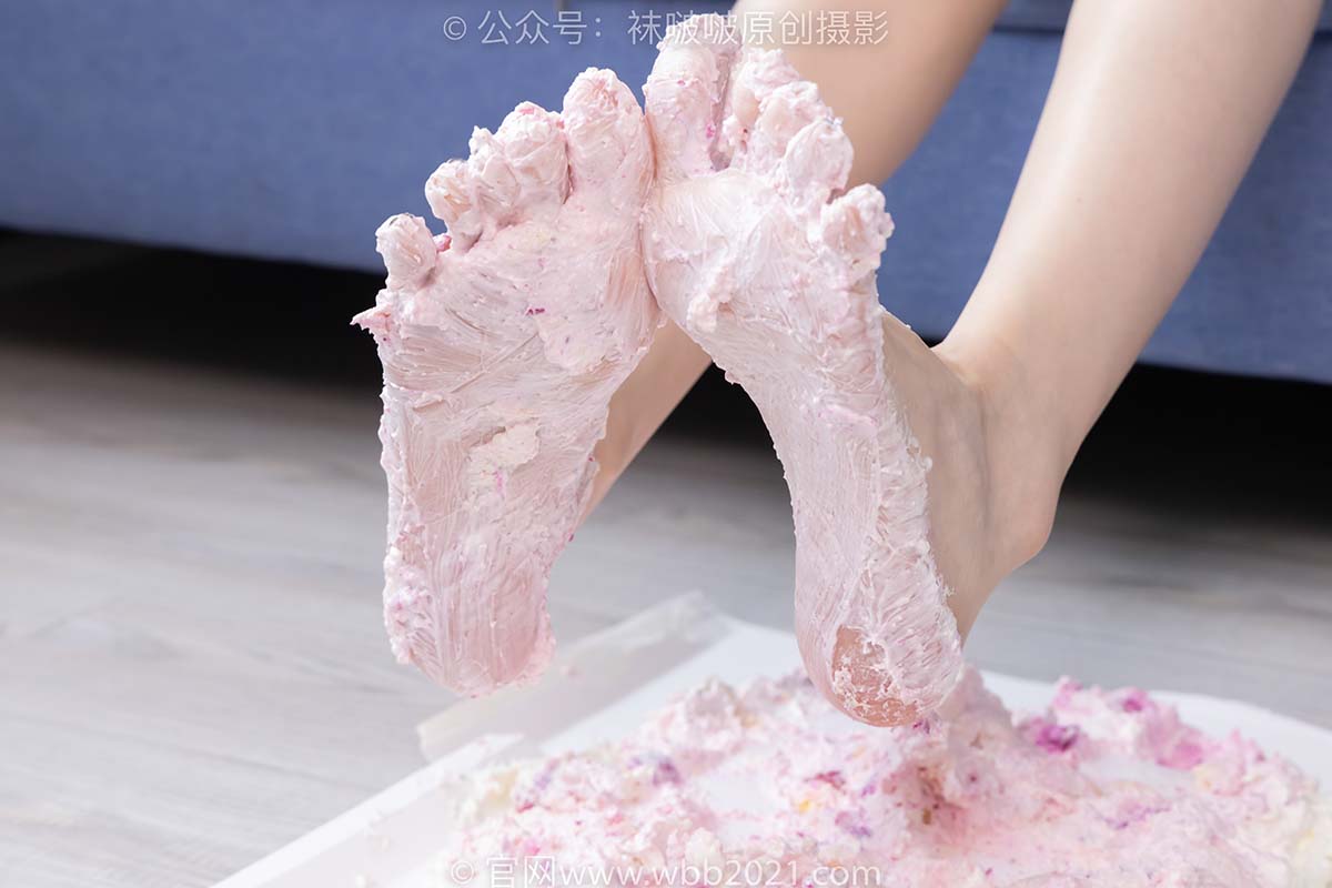 [BoBoSocks袜啵啵]NO.486 稚予-长靴、黑网袜、裸足、裸足踩奶油蛋糕 踩完蛋糕泡脚剧情 BoBoSocks袜啵啵-第2张