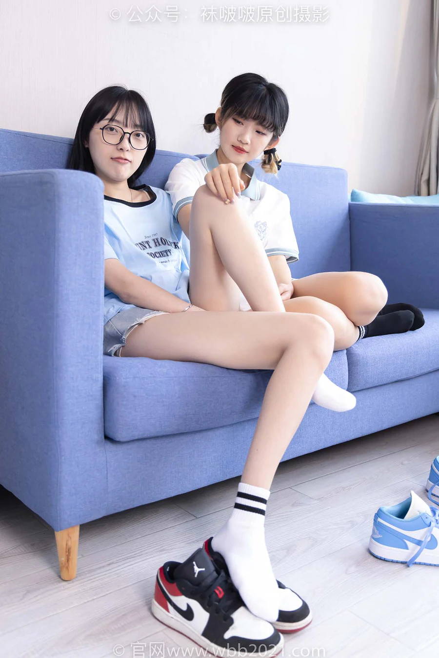 [BoBoSocks袜啵啵]NO.520 稚予&砂糖 板鞋、黑棉袜、白棉袜、裸足 BoBoSocks袜啵啵-第1张