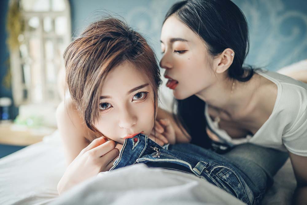 辰辰ChenChen《旅行日》双人原版写真 JPJX极品精选-第1张