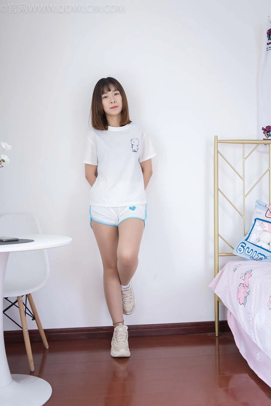 物恋传媒 NO.1033 婷婷-运动鞋、白棉袜、肉丝 WLCM物恋传媒-第1张