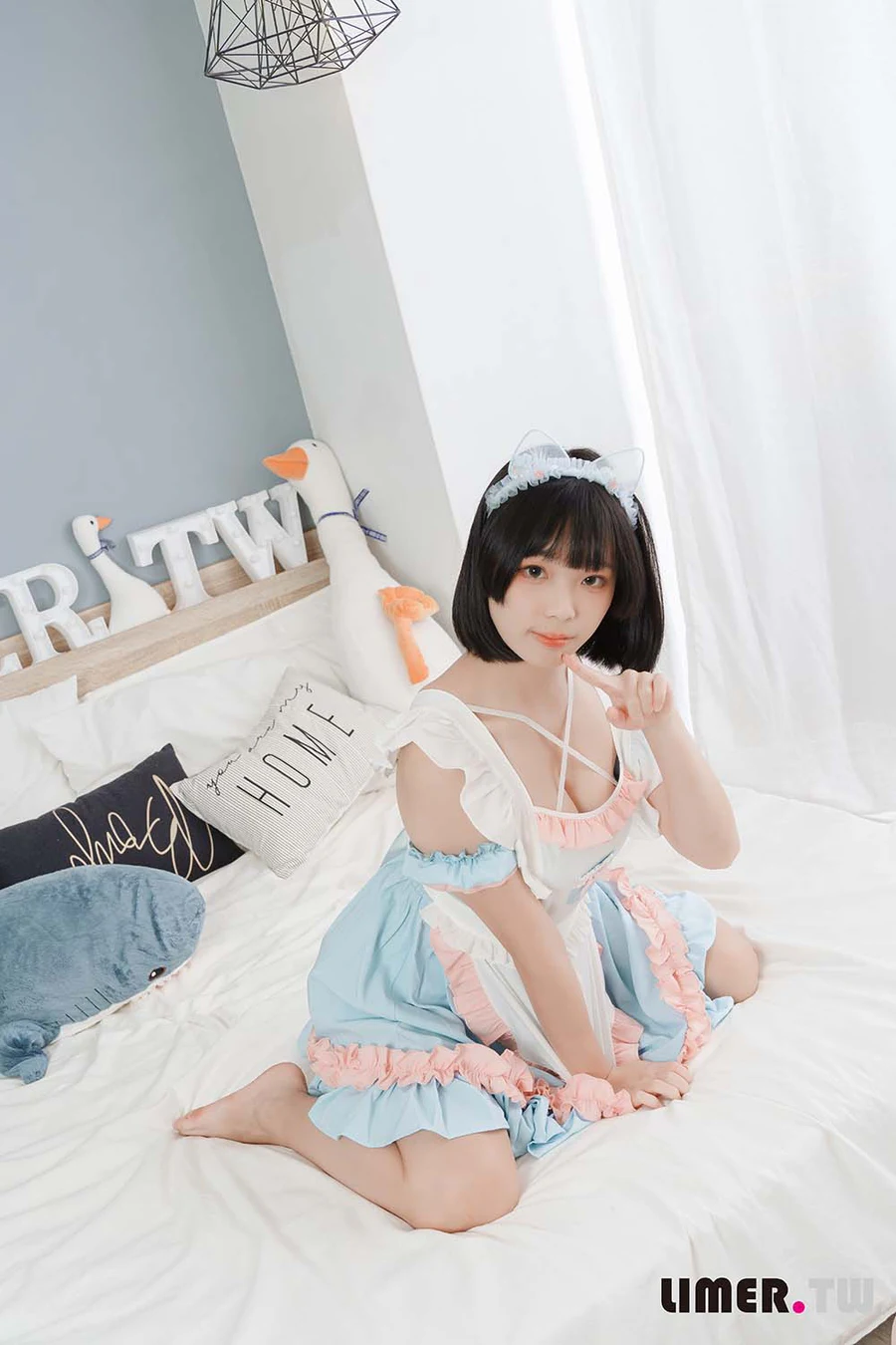 Limerence原创 NO.055 之之 女仆装扮柔嫩欧派与裸足 请主人享用 Limerence-第2张