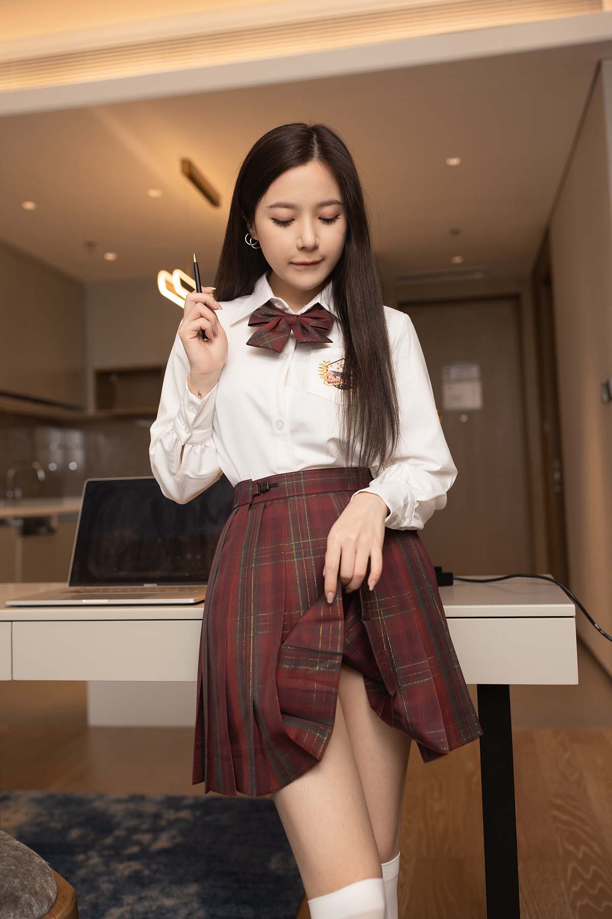 秀人名模鱼子酱Fish《学生》 JPJX极品精选-第1张