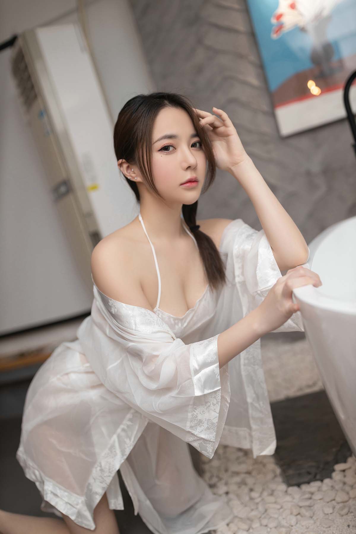 秀人名模鱼子酱Fish《牛奶浴》 JPJX极品精选-第1张