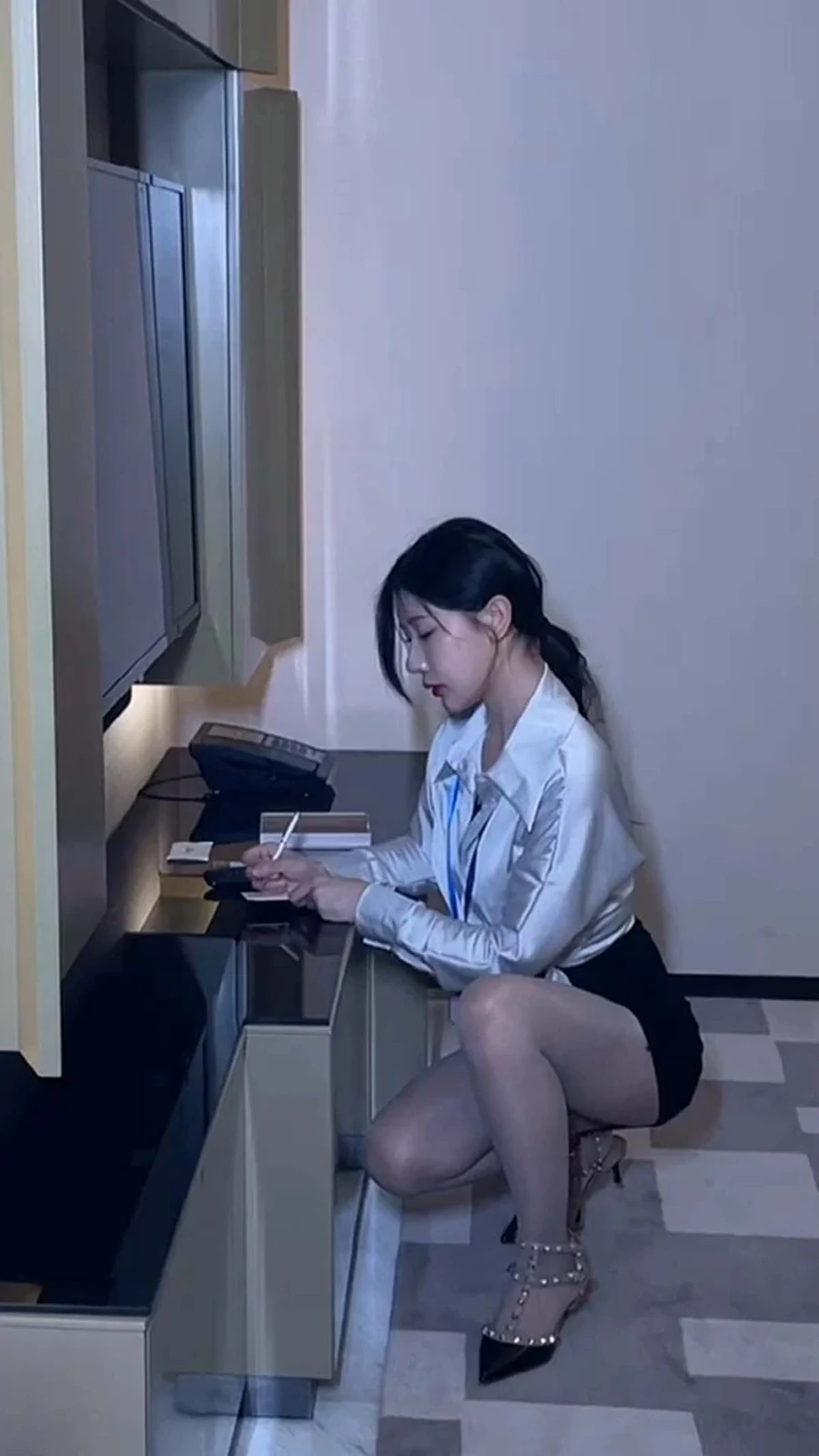尹甜甜 – 性感女秘书 JPJX极品精选-第1张