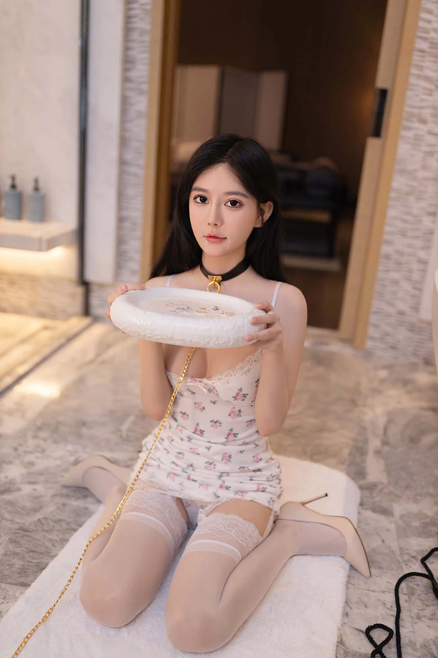 谢小蒽(幼幼) – 白色花纹睡裙写真 JPJX极品精选-第1张