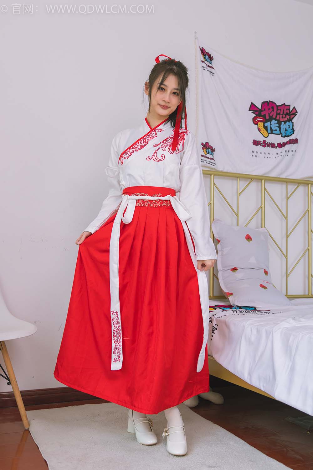 物恋传媒 NO.1482 卿卿-红衣少女 WLCM物恋传媒-第1张