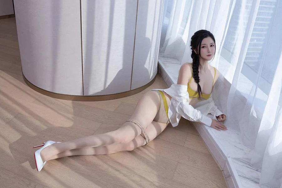 秀人名模鱼子酱Fish《纯欲黄色丝袜》写真 JPJX极品精选-第1张