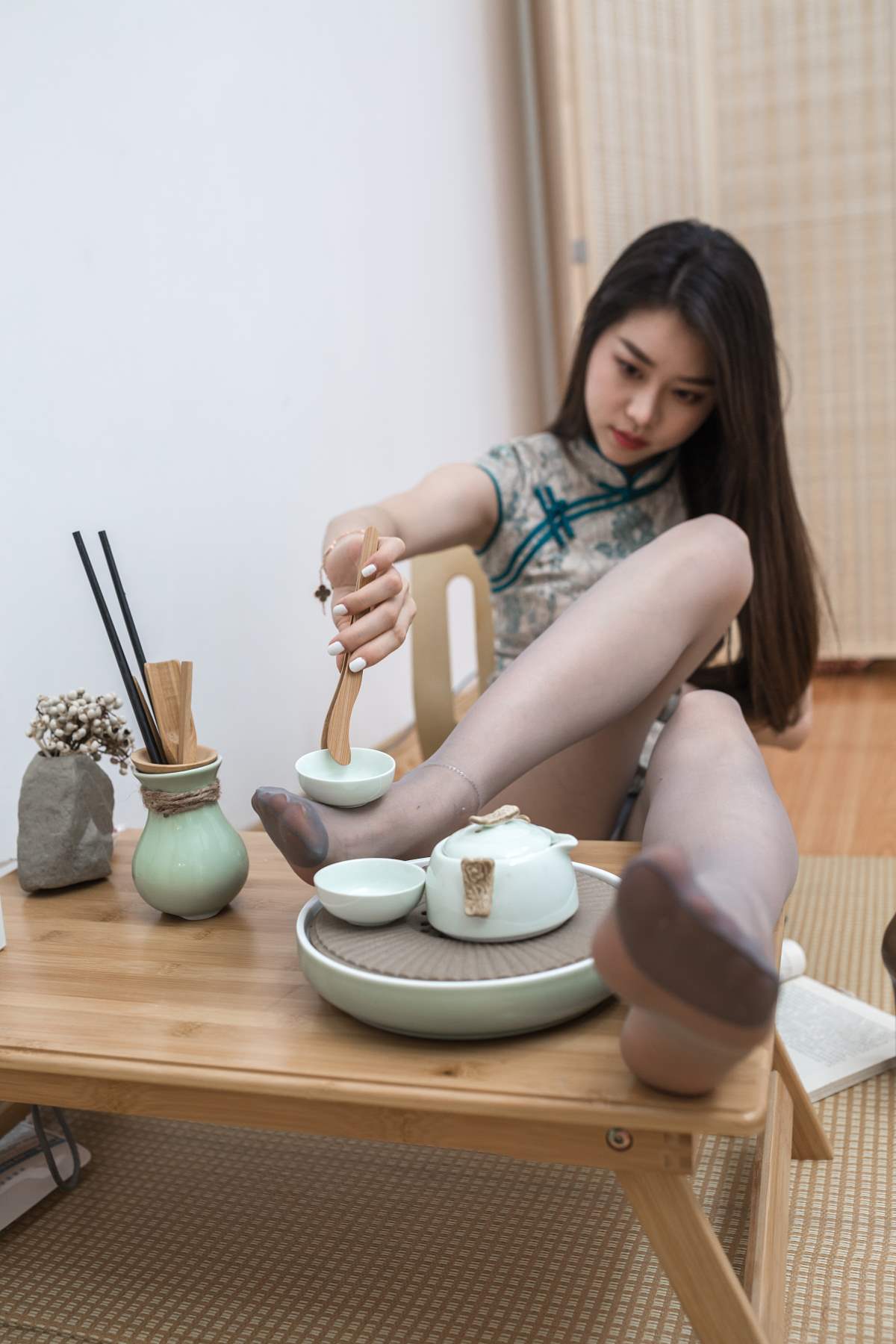Sia不吃鱼 – 茶艺旗袍丝足 JPJX极品精选-第1张