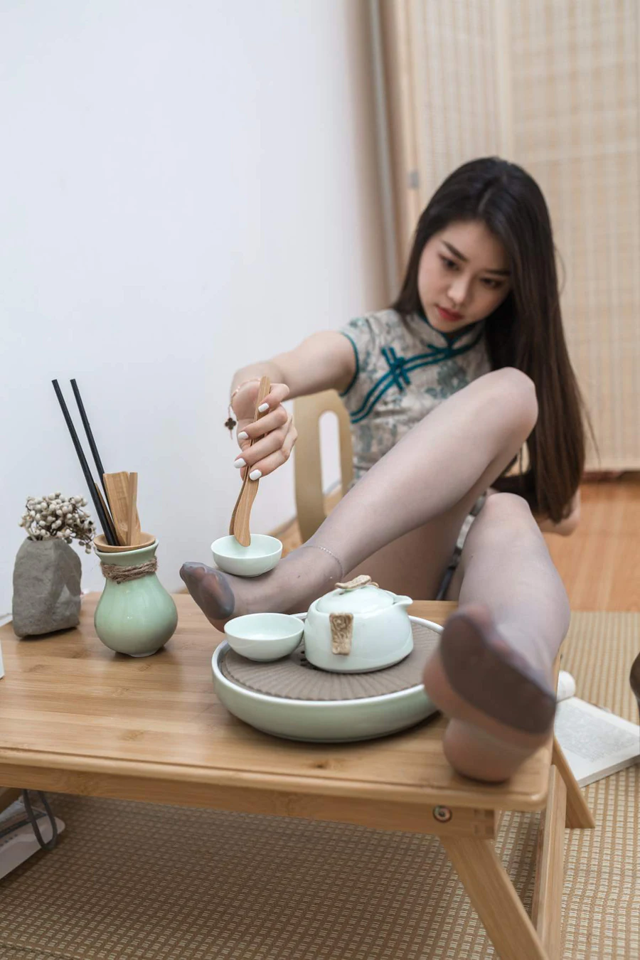 Sia不吃鱼 – 茶艺旗袍丝足 JPJX极品精选-第1张