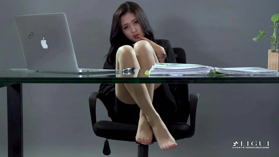 [Ligui丽柜]HD视频 2019.08.27 职场新秀 玲玲 Ligui丽柜视频-第2张