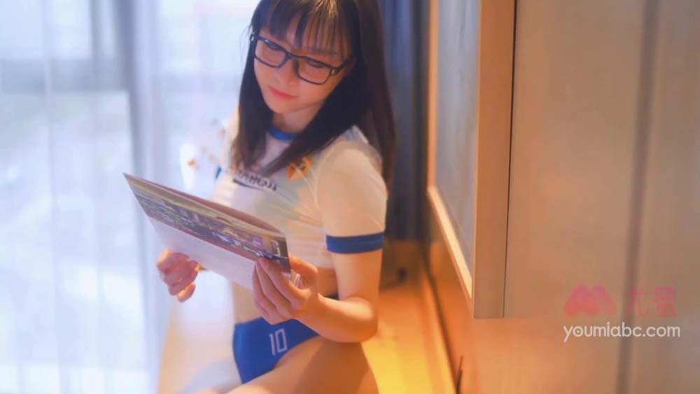 [YouMi尤蜜]视频 2020.12.25 NO.789 女大学生的午后时光 白亦Ada YouMei尤美视频-第1张