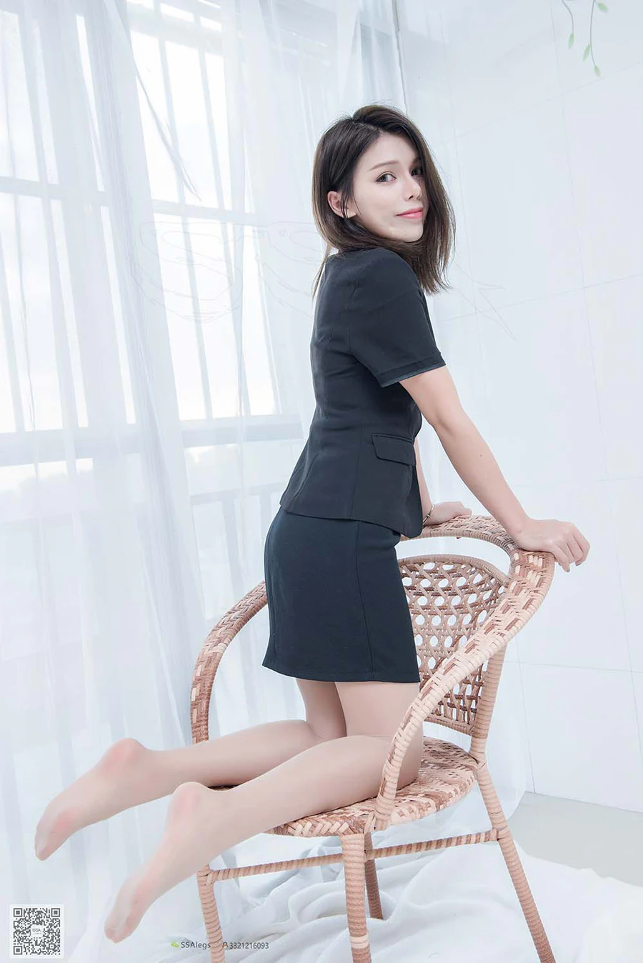 [SSA丝社]超清写真 NO.046 芷沫 阳光下的混血美女同事 SSA丝社超清-第2张