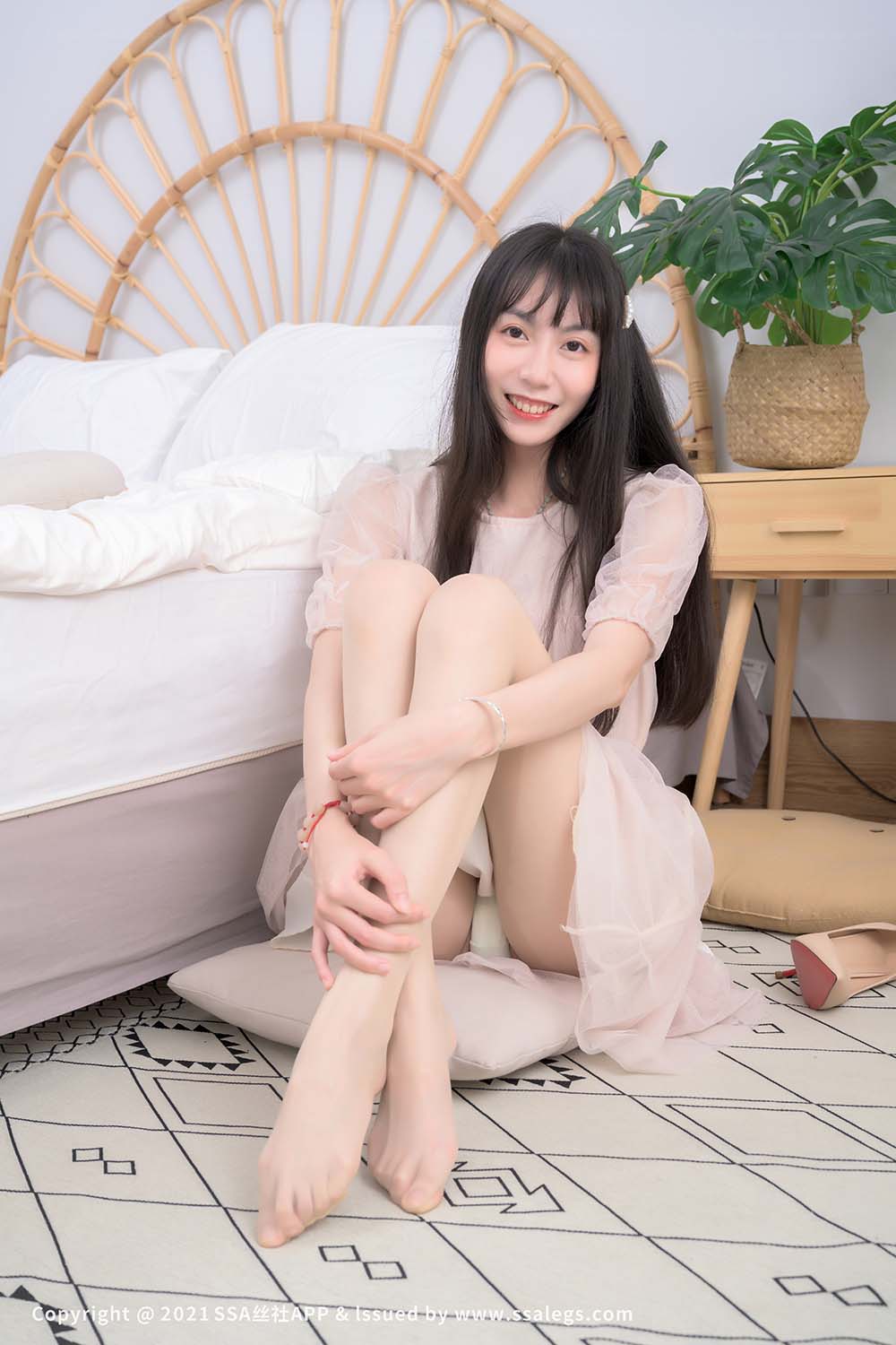 [SSA丝社]超清写真 NO.765 模特团团的肤色油亮丝袜（下） SSA丝社超清-第1张