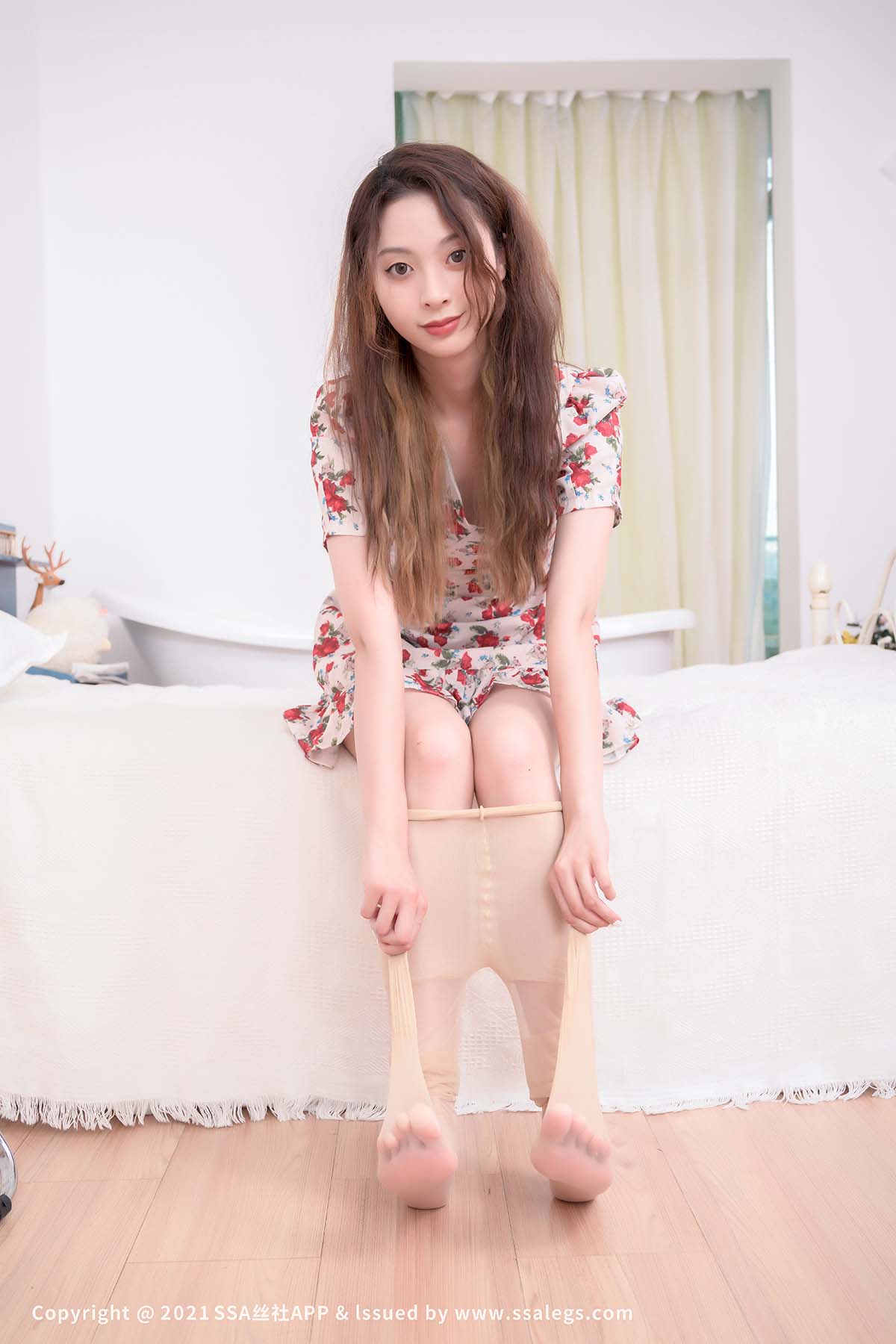 [SSA丝社]超清写真 NO.799 模特琦琦的浪莎丝袜玉足写真（下） SSA丝社超清-第2张