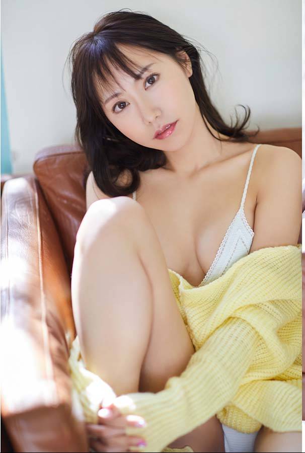 戌丸凛々子 – 現役大手広告代理店OLのグラマラスBODY vol.2 Photobook-第1张